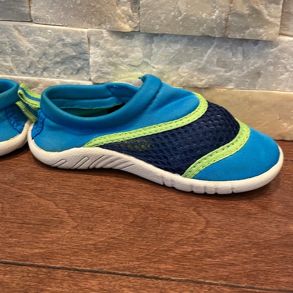 Water Shoes - Picture 5 of 7